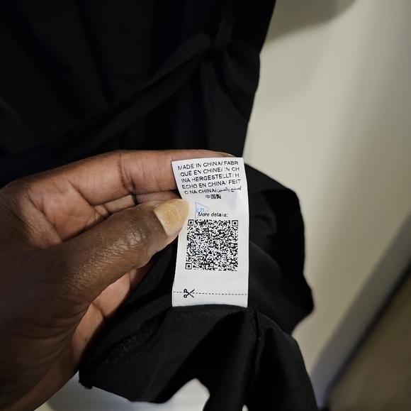 SHEIN Black dress with pattern sleeve - Picture 2 of 8